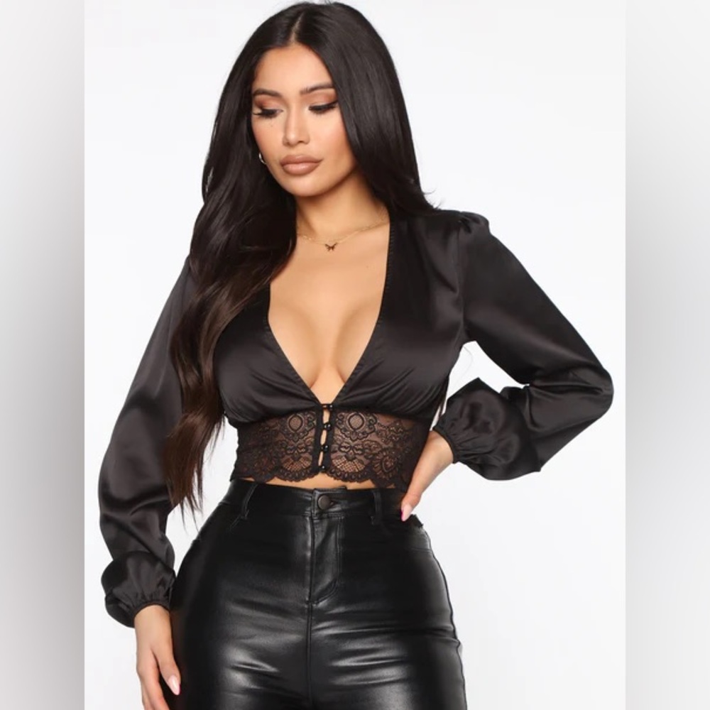 Sophisticated Sophie Top - FN - Black, Lace Trimmed